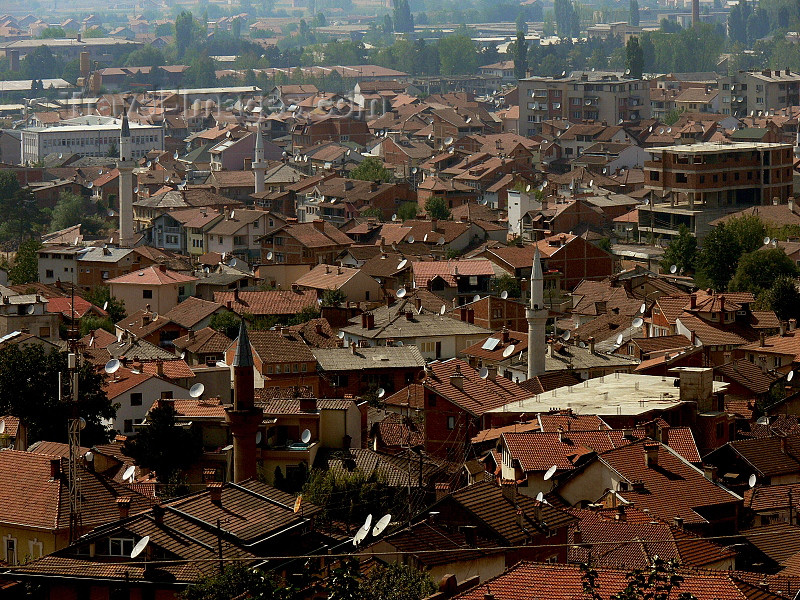 kosovo73: Kosovo - Prizren / Prizreni: rooftops and minarets - photo by J.Kaman - (c) Travel-Images.com - Stock Photography agency - Image Bank