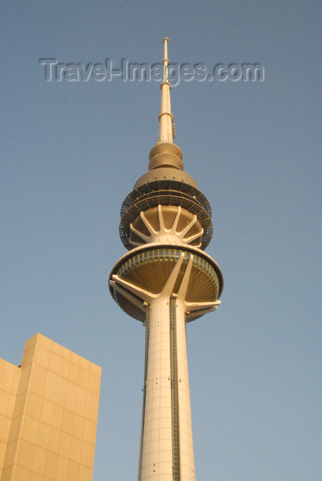 kuwait17: Kuwait city: Liberation Tower - television tower - photo by M.Torres - (c) Travel-Images.com - Stock Photography agency - the Global Image Bank