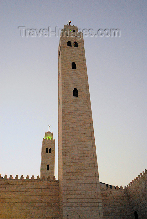 kuwait29: Kuwait city: mosque in Hawalli district with twin minarets - photo by M.Torres - (c) Travel-Images.com - Stock Photography agency - the Global Image Bank