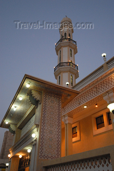 kuwait30: Kuwait city: minaret in Hawally district - nocturnal - photo by M.Torres - (c) Travel-Images.com - Stock Photography agency - the Global Image Bank