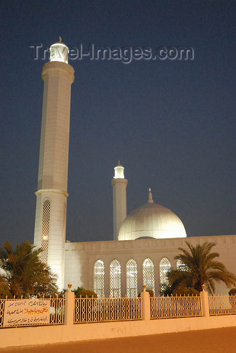 kuwait33: Kuwait city: mosque in Hawalli district - nocturnal - photo by M.Torres - (c) Travel-Images.com - Stock Photography agency - the Global Image Bank