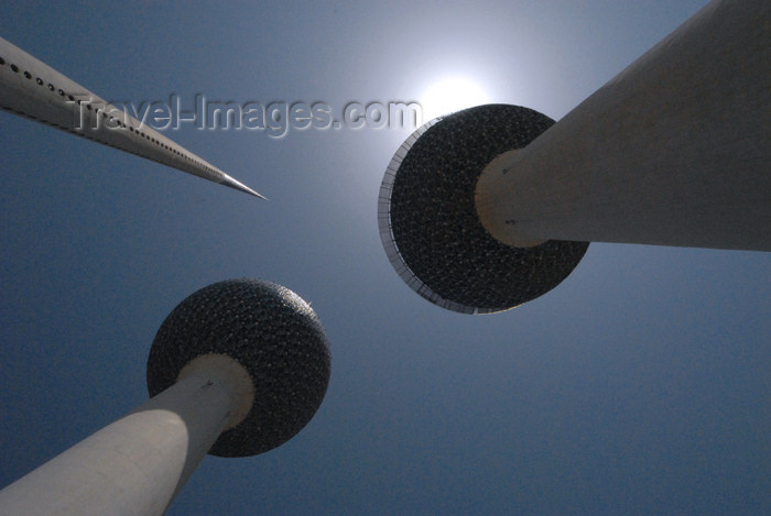 kuwait39: Kuwait -  - Kuwait city: Kuwait Towers and the sun - photo by M.Torres (c) Travel-Images.com - Stock Photography agency - the Global Image Bank