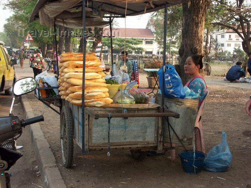 laos17: Laos - Indochina - Vientiane: bread stall (photo by P.Artus) - (c) Travel-Images.com - Stock Photography agency - Image Bank