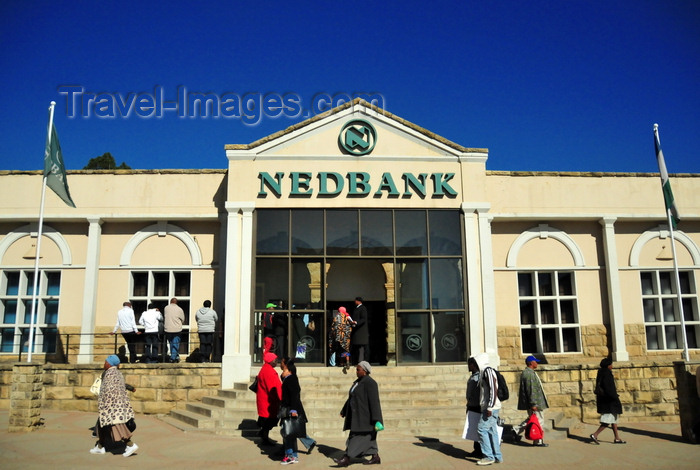 lesotho49: Maseru, Lesotho: people pass in front of Nedbank Lesotho building - Kingsway - photo by M.Torres - (c) Travel-Images.com - Stock Photography agency - Image Bank