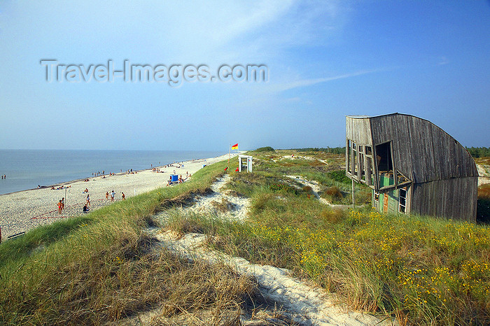 lithuania204: Klaipeda, Lithuania: Juodkrante beach - Curonian Spit and the Baltic Sea - UNESCO world heritage site - Kursiu Nerija - photo by A.Dnieprowsky - (c) Travel-Images.com - Stock Photography agency - Image Bank
