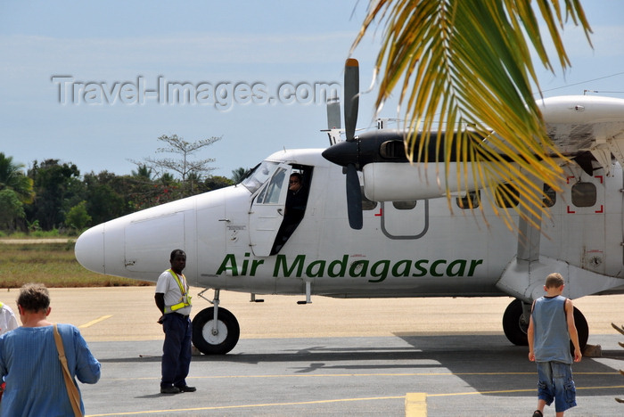 madagascar120: Morondava - Menabe, Toliara province, Madagascar: airport - passengers board Air Madagascar de Havilland DHC-6 Twin Otter 5R-MGD - photo by M.Torres - (c) Travel-Images.com - Stock Photography agency - Image Bank