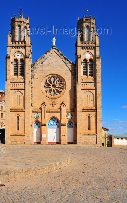 madagascar382: Antananarivo / Tananarive / Tana - Analamanga region, Madagascar: Gothic façade of Andohalo cathedral - Cathédrale de l’Immaculée Conception d’Andohalo - photo by M.Torres - (c) Travel-Images.com - Stock Photography agency - Image Bank