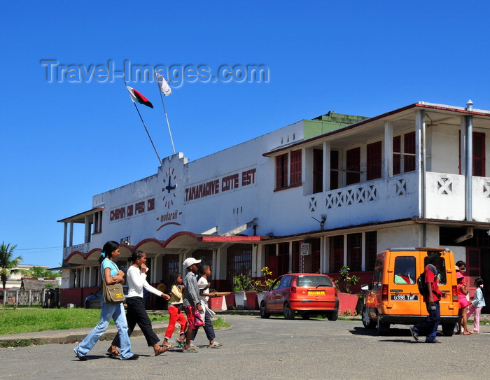 madagascar97: Toamasina / Tamatave, Madagascar: Gare Manguier - Madarail - east coast railway - photo by M.Torres - (c) Travel-Images.com - Stock Photography agency - Image Bank