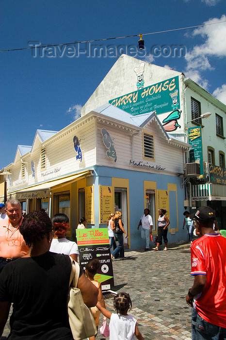martinique19: Fort-de-France, Martinique: city scene - shop - Carib Indians called the island Madinina - photo by D.Smith - (c) Travel-Images.com - Stock Photography agency - Image Bank