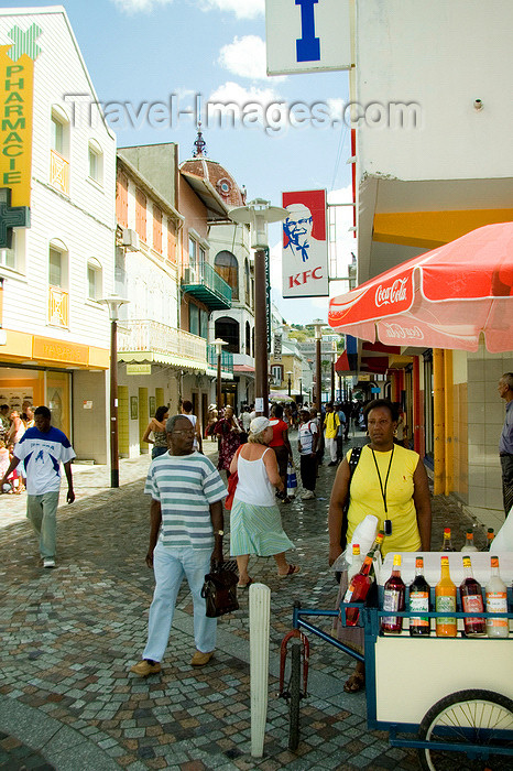 martinique20: Fort-de-France, Martinique: street scene - photo by D.Smith - (c) Travel-Images.com - Stock Photography agency - Image Bank