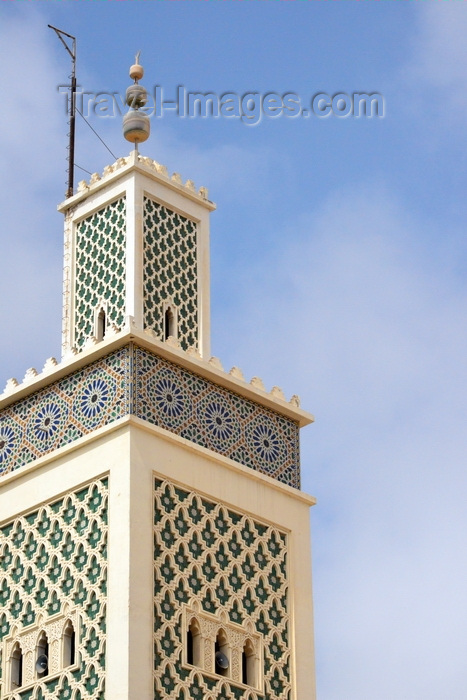 mauritania15: Nouakchott, Mauritania: Moroccan Mosque - ornate square minaret inspired in the Koutoubia in Marrakesh - minaret with zellidj tiles - Mosquée Marocaine - photo by M.Torres - (c) Travel-Images.com - Stock Photography agency - Image Bank