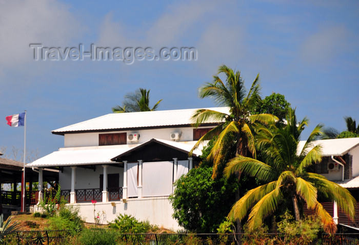 mayotte76: Dzaoudzi, Petite-Terre, Mayotte: French colonial architecture - photo by M.Torres - (c) Travel-Images.com - Stock Photography agency - Image Bank