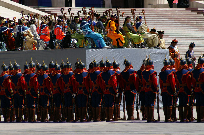 mongolia100: Ulan Bator / Ulaanbaatar, Mongolia: soldiers and musicians in front of the Parliament building, Suhbaatar square - photo by A.Ferrari - (c) Travel-Images.com - Stock Photography agency - Image Bank