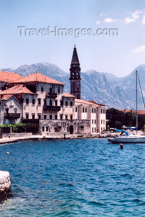 montenegro180: Montenegro - Crna Gora - Perast: houses by the sea - photo by M.Torres - (c) Travel-Images.com - Stock Photography agency - Image Bank