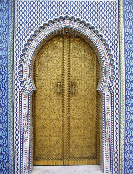 moroc169: Morocco / Maroc - Fez: gate at the Royal Palace - tiles - photo by J.Kaman - (c) Travel-Images.com - Stock Photography agency - Image Bank