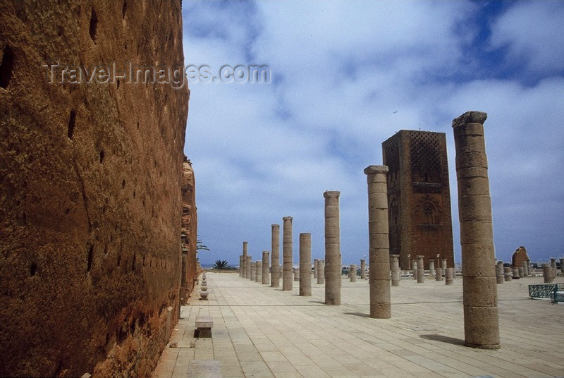 moroc3: Morocco / Maroc - Rabat / RBA: wall of the Hassan mosque and the Hassan tower, its unfinished minaret - photo by M.Zaraska - (c) Travel-Images.com - Stock Photography agency - Image Bank