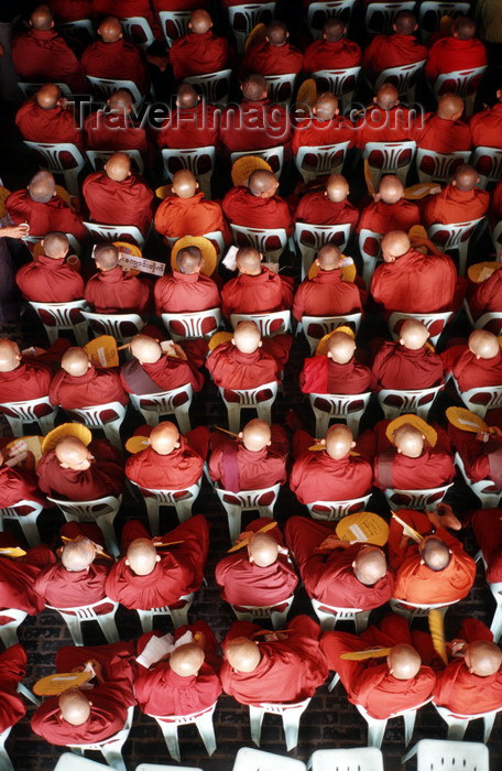 myanmar23: Myanmar - Yangoon: meeting of Buddhist monks - backs - photo by W.Allgöwer - Versammlung von Mönchen bei der Einweihung eines Kaufhauses. Die Mönche halten eine Puja ab, welche dem Gebäude Glück und Segen bringt. Als Mönch (v. kirchenlateinisch: monachus  - (c) Travel-Images.com - Stock Photography agency - Image Bank