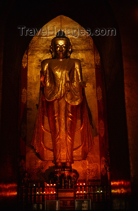 myanmar230: Myanmar - Bagan: Ananda Pahto temple - one of four 9 m teak Buddhas at the four cardinal points of the temple - Gautama image of the west using the 'abhaya mudra' gesture (reassurance or no fear) - religion - Buddhism - Asia - photo by W.Allgöwer - Innena - (c) Travel-Images.com - Stock Photography agency - Image Bank