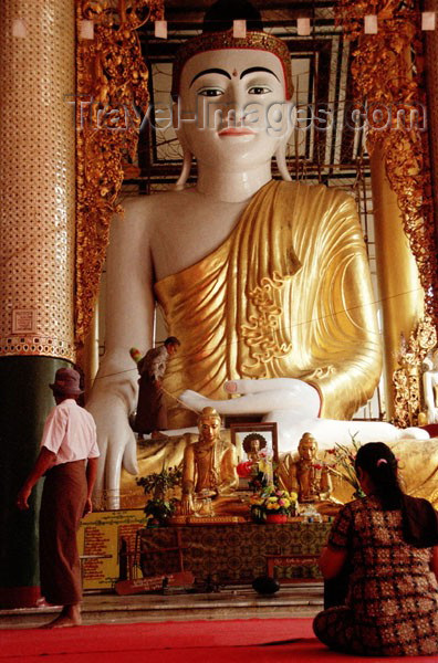 myanmar40: Myanmar / Burma - Yangoon / Rangoon: Buddha statue - Shwedagon pagoda - religion - Buddhism - art - Asia (photo by J.Kaman) - (c) Travel-Images.com - Stock Photography agency - Image Bank