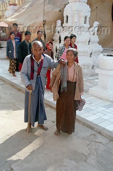 myanmar5: Myanmar / Burma - Bagan (Mandalay division): blind man and his wife (photo by J.Kaman) - (c) Travel-Images.com - Stock Photography agency - Image Bank