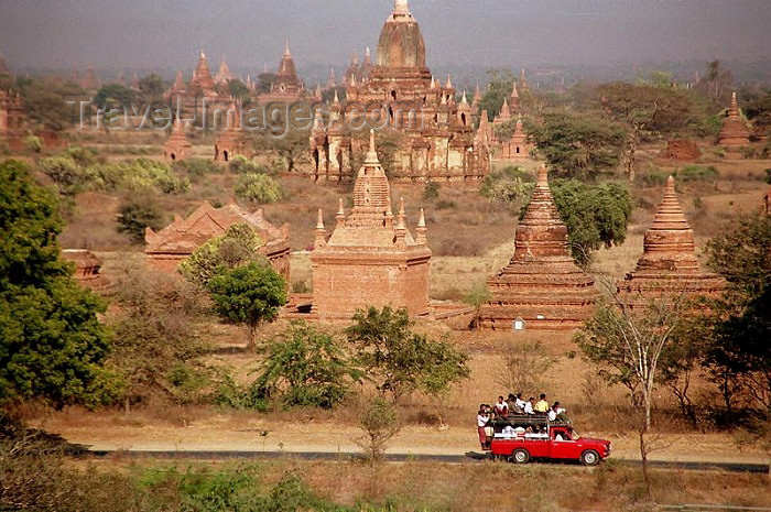 myanmar6: Myanmar / Burma - Bagan / Pagan: Buddhist temples and pagodas (photo by J.Kaman) - (c) Travel-Images.com - Stock Photography agency - Image Bank