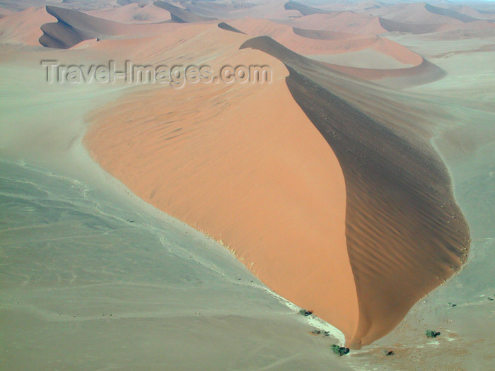 namibia108: Namibia: Aerial View of sand dunes, Sossusvlei - photo by B.Cain - (c) Travel-Images.com - Stock Photography agency - Image Bank