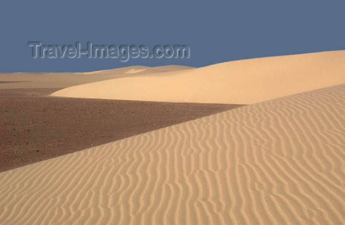namibia178: Namibia: sand dunes scenic, Skeleton Coast - photo by B.Cain - (c) Travel-Images.com - Stock Photography agency - Image Bank