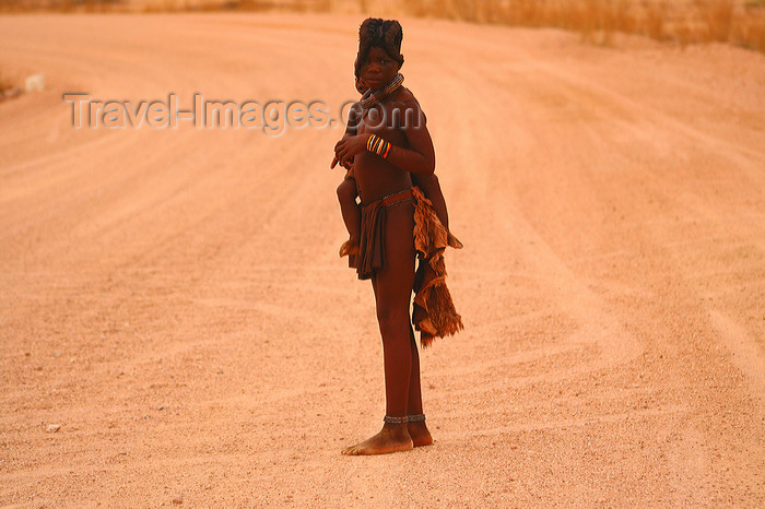 namibia229: Kunene region / Kaokoland, Namibia: Himba tribe - brothers on the road - photo by Sandia - (c) Travel-Images.com - Stock Photography agency - Image Bank