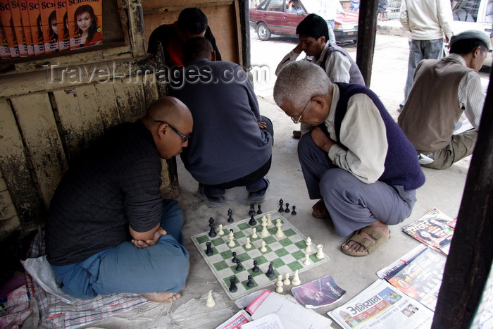 nepal452: Kathmandu, Nepal: men playing chess in the streets - photo by G.Koelman - (c) Travel-Images.com - Stock Photography agency - Image Bank