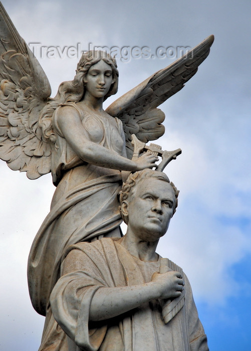 nicaragua41: Managua, Nicaragua: Rubén Dário monument - Nicaraguan poet - father of Castilian modernism - located between Central Park and the National Theatre - sculptor Mario Favilli - photo by M.Torres - (c) Travel-Images.com - Stock Photography agency - Image Bank