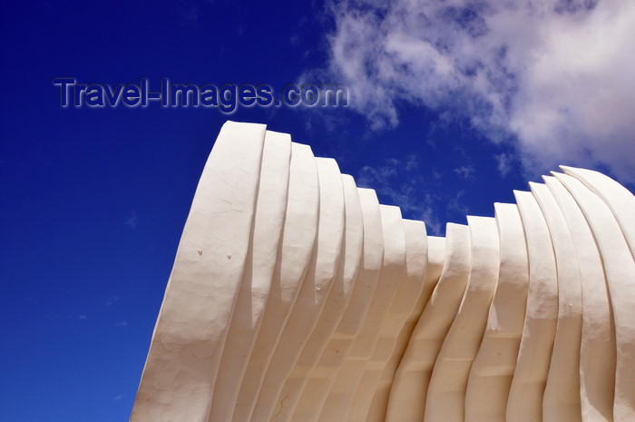 nicaragua45: Managua, Nicaragua: bandstand - acoustic shell - a wall in the wind - Plaza de la Fé Juan Pablo II - malécon - photo by M.Torres - (c) Travel-Images.com - Stock Photography agency - Image Bank