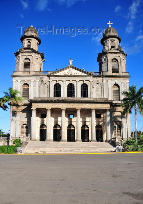 nicaragua65: Managua, Nicaragua: old Roman Catholic Cathedral of St. Jamaes and Plaza de la Revolución / Plaza de la República - Antigua Catedral de Santiago de Managua - photo by M.Torres - (c) Travel-Images.com - Stock Photography agency - Image Bank