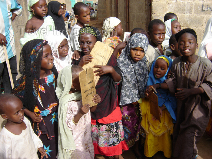 nigeria35: Nigeria - Kano: school children - Arabic lessons - hijab - photo by A.Obem - (c) Travel-Images.com - Stock Photography agency - Image Bank