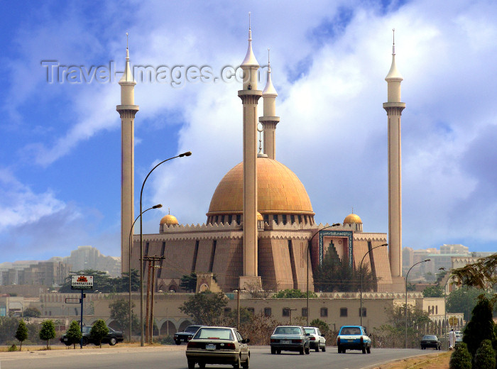 nigeria45: Nigeria -  Abuja: The Nigerian National Mosque - national monument - Federal Capital Territory - architects AIM Consultants Ltd. - photo by A.Bartel - (c) Travel-Images.com - Stock Photography agency - Image Bank
