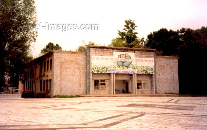 nk24: Nagorno Karabakh - Shusha: civic centre (photo by M.Torres) - (c) Travel-Images.com - Stock Photography agency - Image Bank
