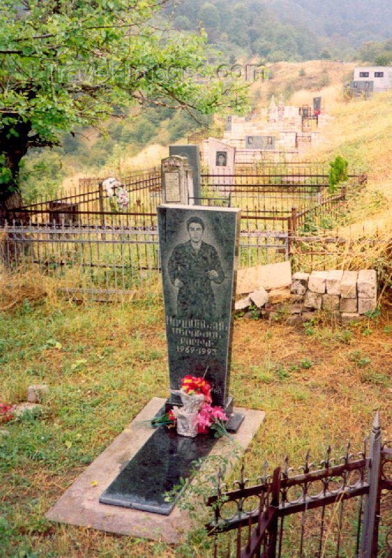 nk30: Nagorno Karabakh - Gandzasar: grave of a young soldier - Karabakh war - photo by M.Torres - (c) Travel-Images.com - Stock Photography agency - Image Bank