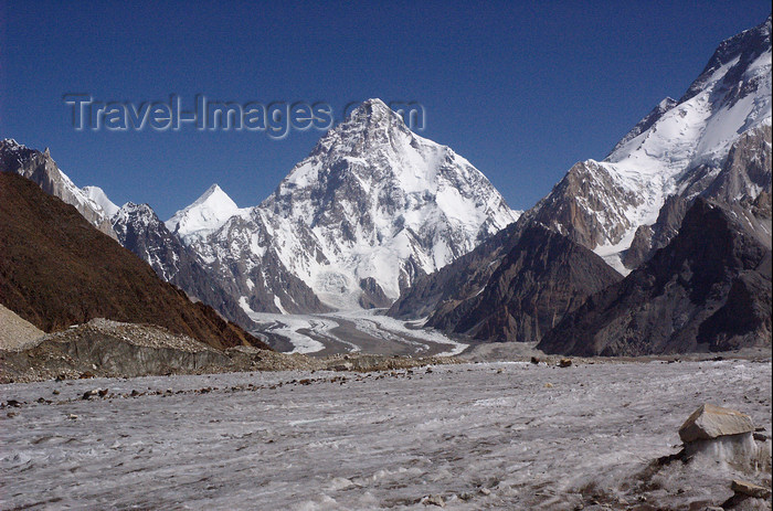 pakistan128: Pakistan - K2 - Baltoro Muztagh subrange - Karakoram mountains - Himalayan range - Northern Areas: K2 - the second-highest mountain on Earth - 8,611m - seen from the glacier - aka Qogir Feng, Mount Godwin-Austen, Lambha Pahar, Dapsang, Kechu, Chogori - ph - (c) Travel-Images.com - Stock Photography agency - Image Bank