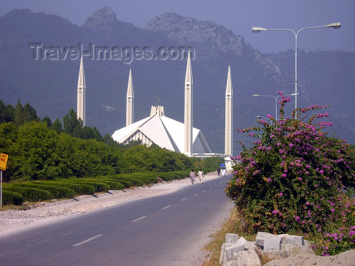 pakistan146: Islamabad, Pakistan: road leading to Faisal mosque - funded by the government of Saudi Arabia, King Faisal bin Abdul Aziz - photo by D.Steppuhn - (c) Travel-Images.com - Stock Photography agency - Image Bank