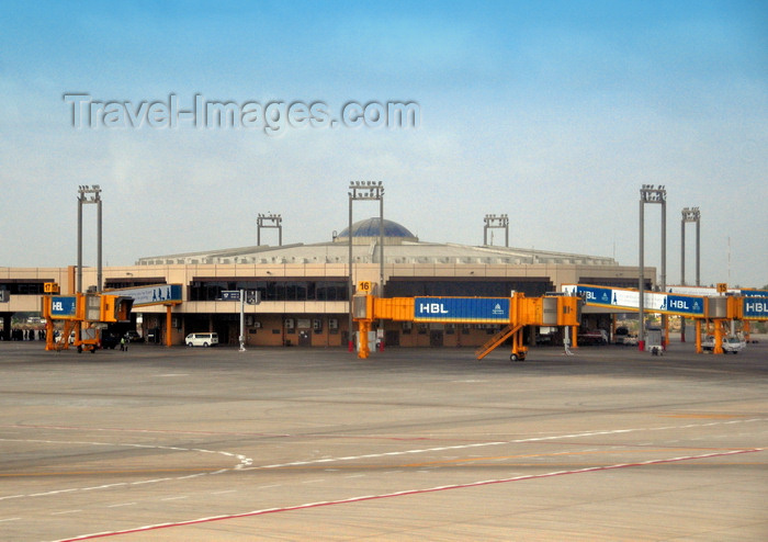 pakistan36: Karachi, Sindh, Pakistan: Jinnah International Airport - KHI - Karachi Airport, former Quaid-e-Azam airport - ICN - concourse West - airside - photo by M.Torres - (c) Travel-Images.com - Stock Photography agency - Image Bank