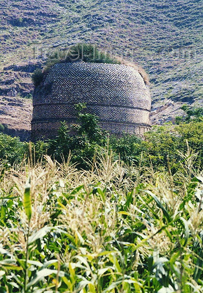 pakistan48: Pakistan - Gilet - Northern Areas: an ancient tomb surrounded by corn fields (photo by Galen Frysinger) - (c) Travel-Images.com - Stock Photography agency - Image Bank