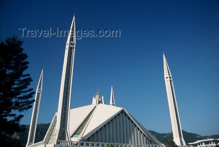 pakistan65: Islamabad, Pakistan: Faisal mosque, said to be the largest in Asia - photo by R.Zafar - (c) Travel-Images.com - Stock Photography agency - Image Bank