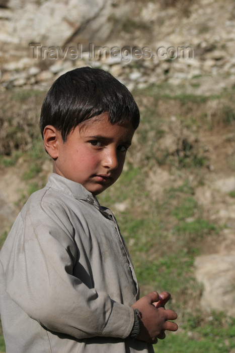 pakistan99: Kodar Paein, Siran Valley: North-West Frontier Province, Pakistan: little boy facing sideways - photo by R.Zafar - (c) Travel-Images.com - Stock Photography agency - Image Bank