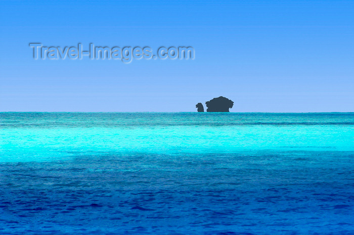 palau17: Rock Islands / Chelbacheb, Koror state, Palau: two Rock Islands and the Pacific Ocean - limestone mushroom - photo by B.Cain - (c) Travel-Images.com - Stock Photography agency - Image Bank