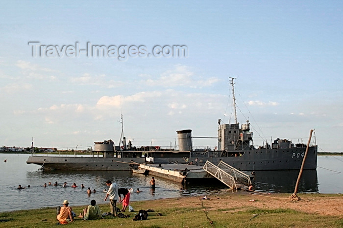 paraguay59: Asunción, Paraguay: Peoples old naval vessel and People swimming at the Asuncion bay - 1930s Italian built river gunboat - photo by A.Chang - (c) Travel-Images.com - Stock Photography agency - Image Bank