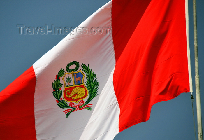 peru100: Lima, Peru: Peruvian flag - coat of arms designed by José Gregorio Paredes and Francisco Javier Cortés - Pabellón Nacional peruano - photo by M.Torres - (c) Travel-Images.com - Stock Photography agency - Image Bank