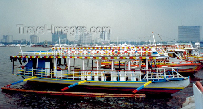 phil10: Philippines - Manila: public transportation - commuter boats - photo by M.Torres - (c) Travel-Images.com - Stock Photography agency - Image Bank