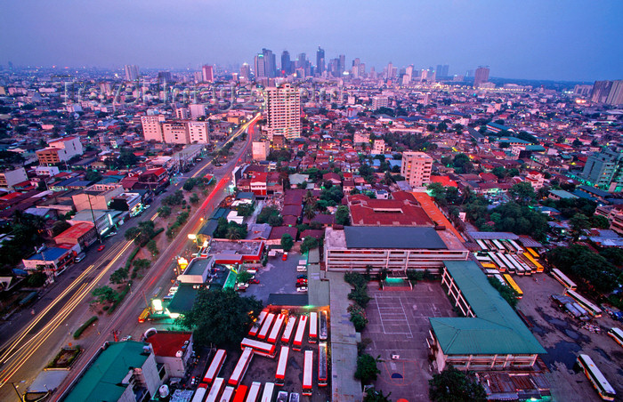 phil36: Manila city, Philippines - skyline - photo by B.Henry - (c) Travel-Images.com - Stock Photography agency - Image Bank