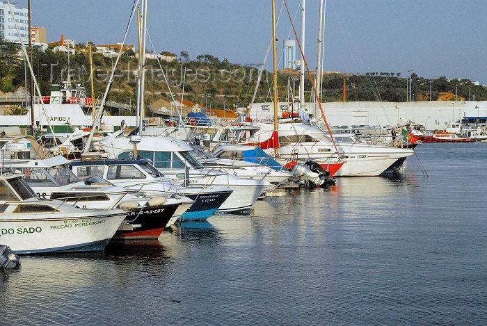 portugal-se74: Portugal - Setúbal: yachts in the marina / a marina - Doca de Recreio das Fontaínhas - APSS - photo by M.Durruti - (c) Travel-Images.com - Stock Photography agency - Image Bank