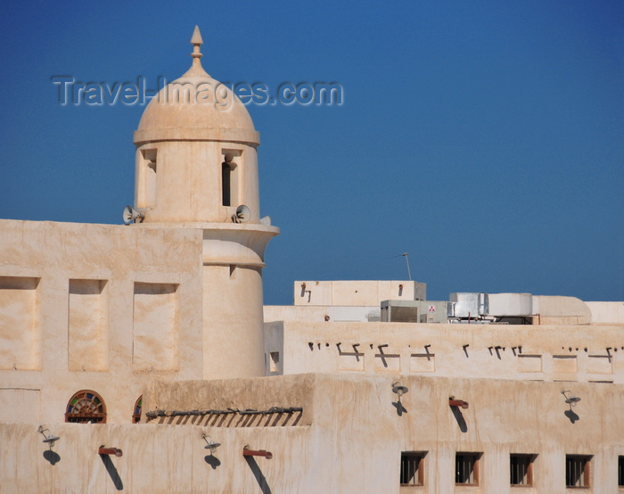 qatar26: Doha, Qatar: minaret of  Souq Waqif Mosque and souq buildings - photo by M.Torres - (c) Travel-Images.com - Stock Photography agency - Image Bank