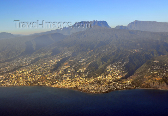 reunion17: Réunion: northern part of the island seen from the air - photo by M.Torres - (c) Travel-Images.com - Stock Photography agency - Image Bank
